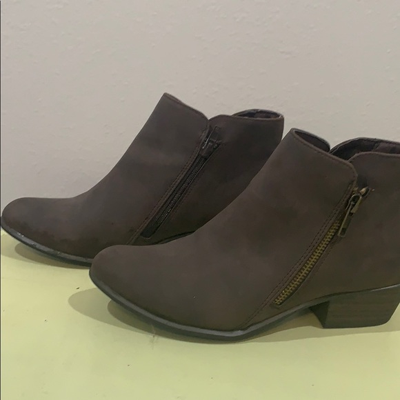 Booties - Picture 4 of 5